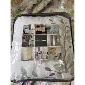 Madison Park Claire 6 Piece Daybed Cover Set 1 Bed Cover Bedskirt Pillow 3 Shams